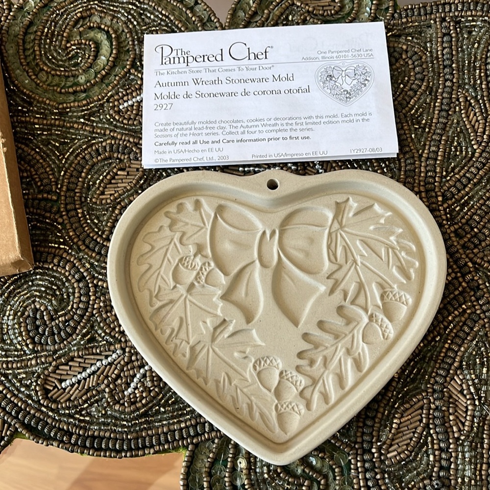 The Pampered Chef autumn wreath stoneware mold